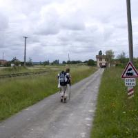 15-le long de la voie ferrée