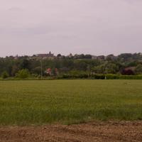 27-au loin, Auvillar  sur les hauteurs!